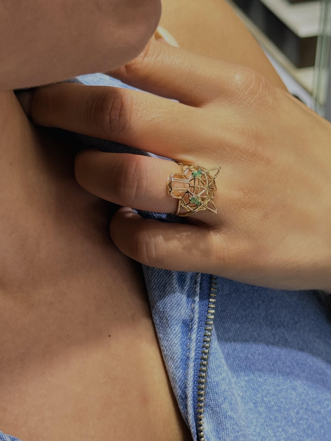 Prsten panter sa smaragdom 