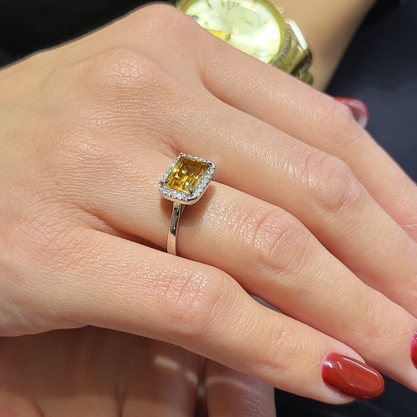 Prsten sa citrinom i brilijantima