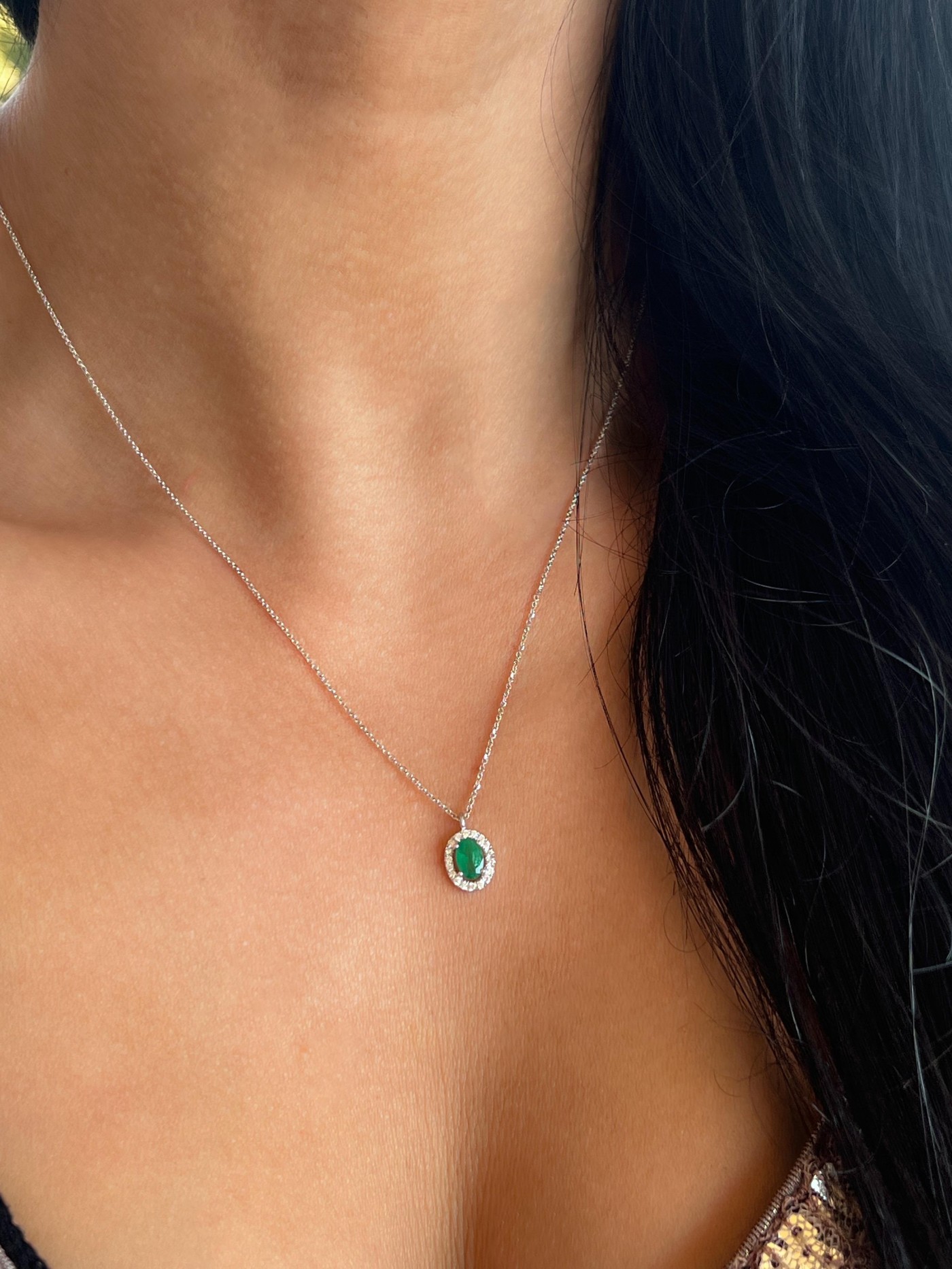 Ogrlica sa smaragdom i brilijantima