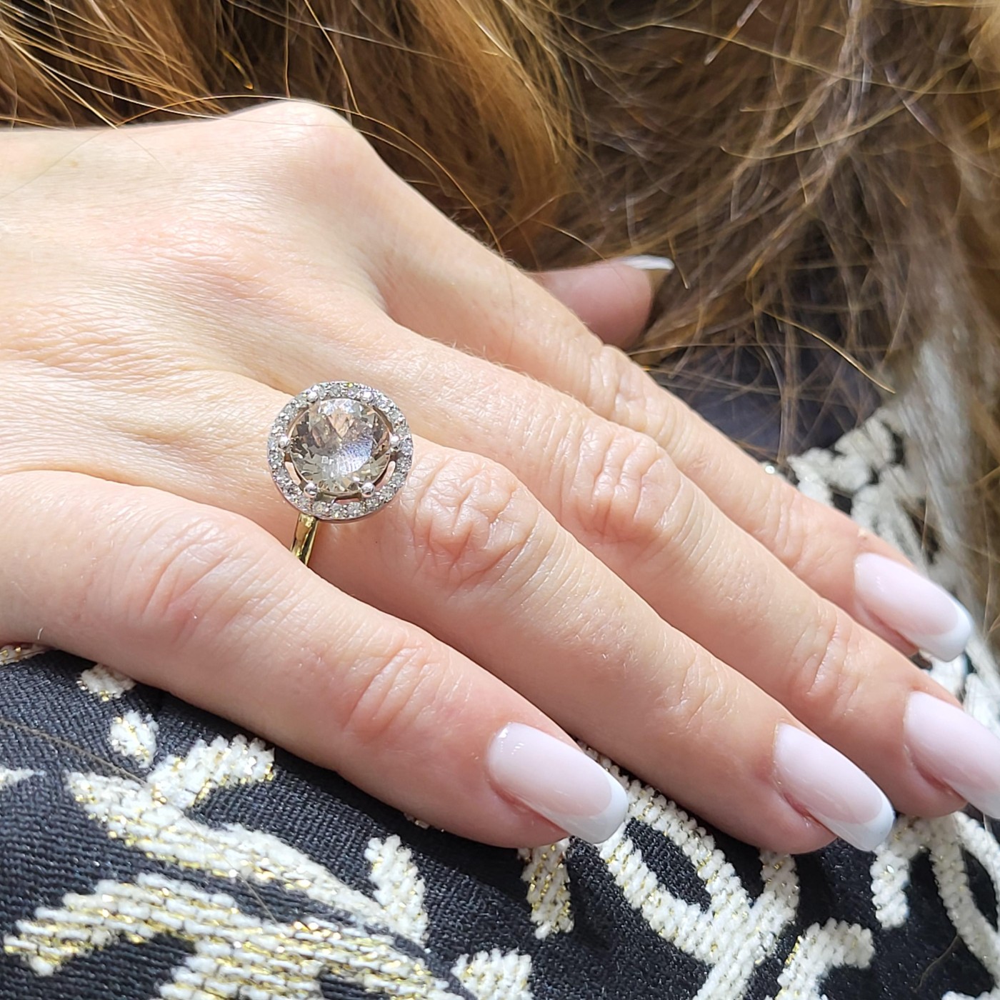 Prsten sa morganitom i brilijantima