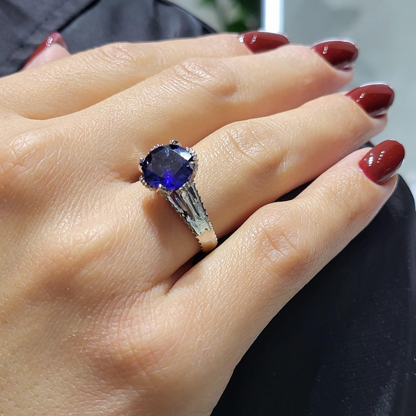 Prsten sa safirom i brilijantima