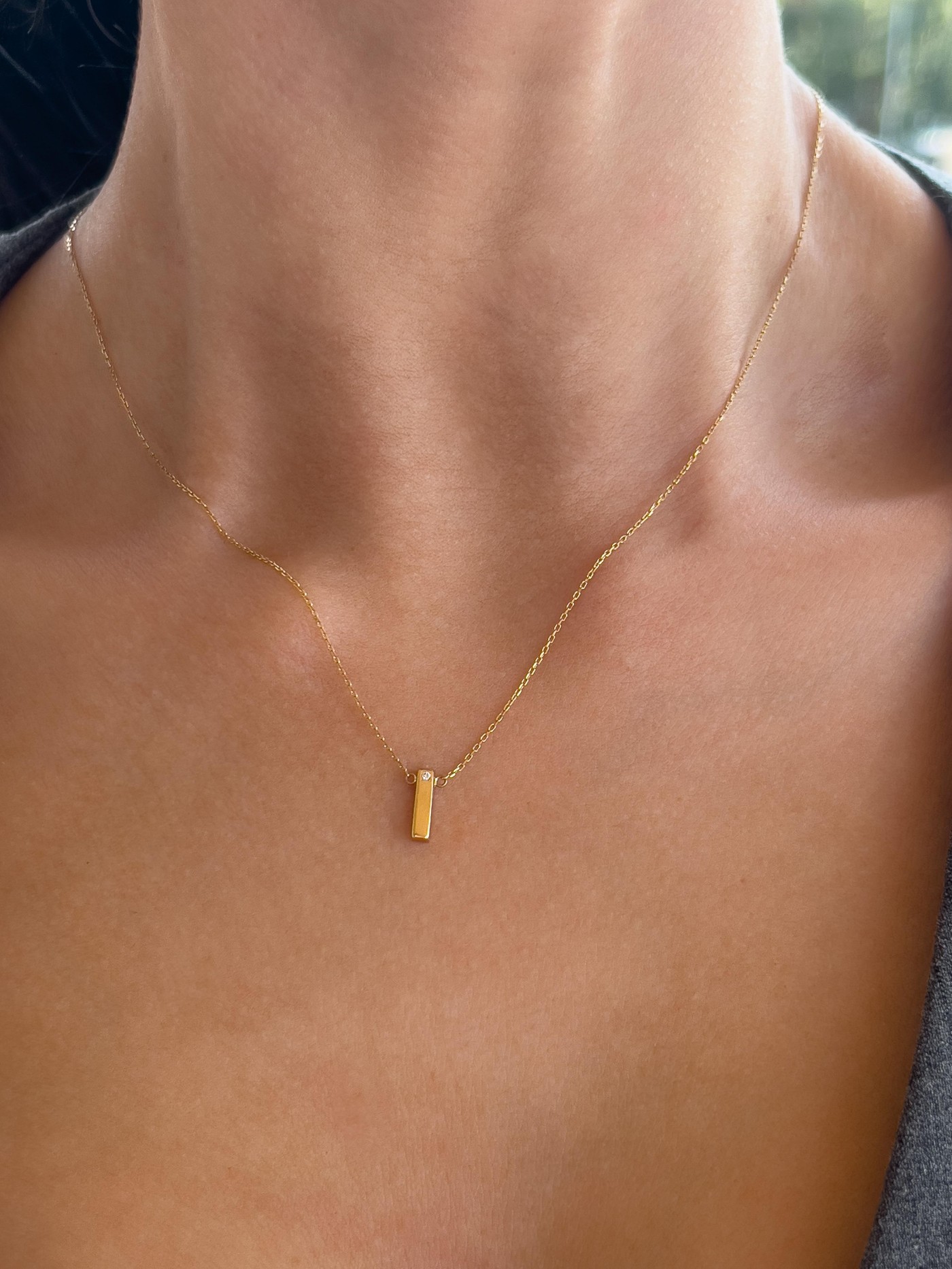 Ogrlica slovo sa brlijantom