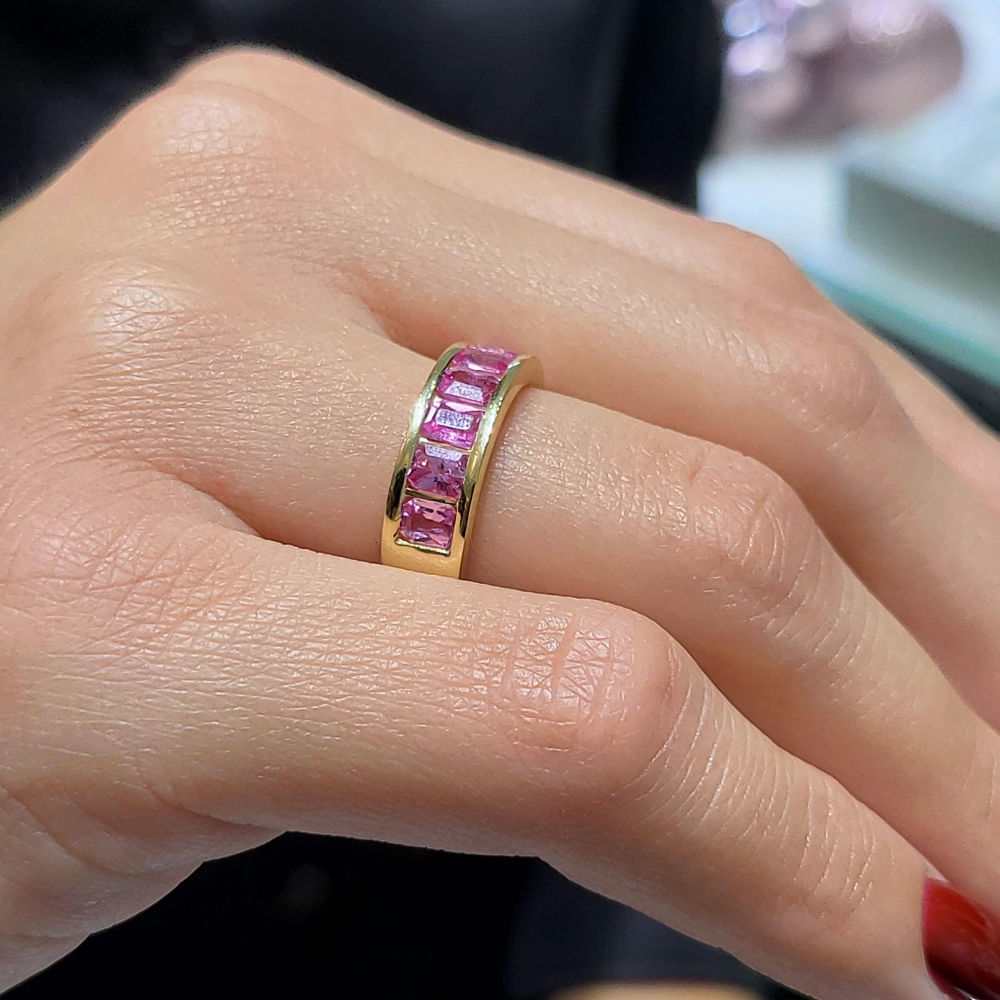 Prsten sa pink safirom