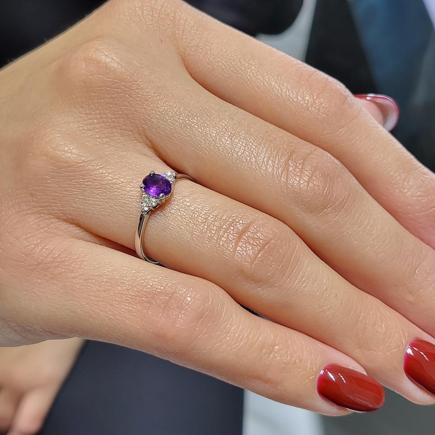 Prsten sa ametistom  i brilijantima