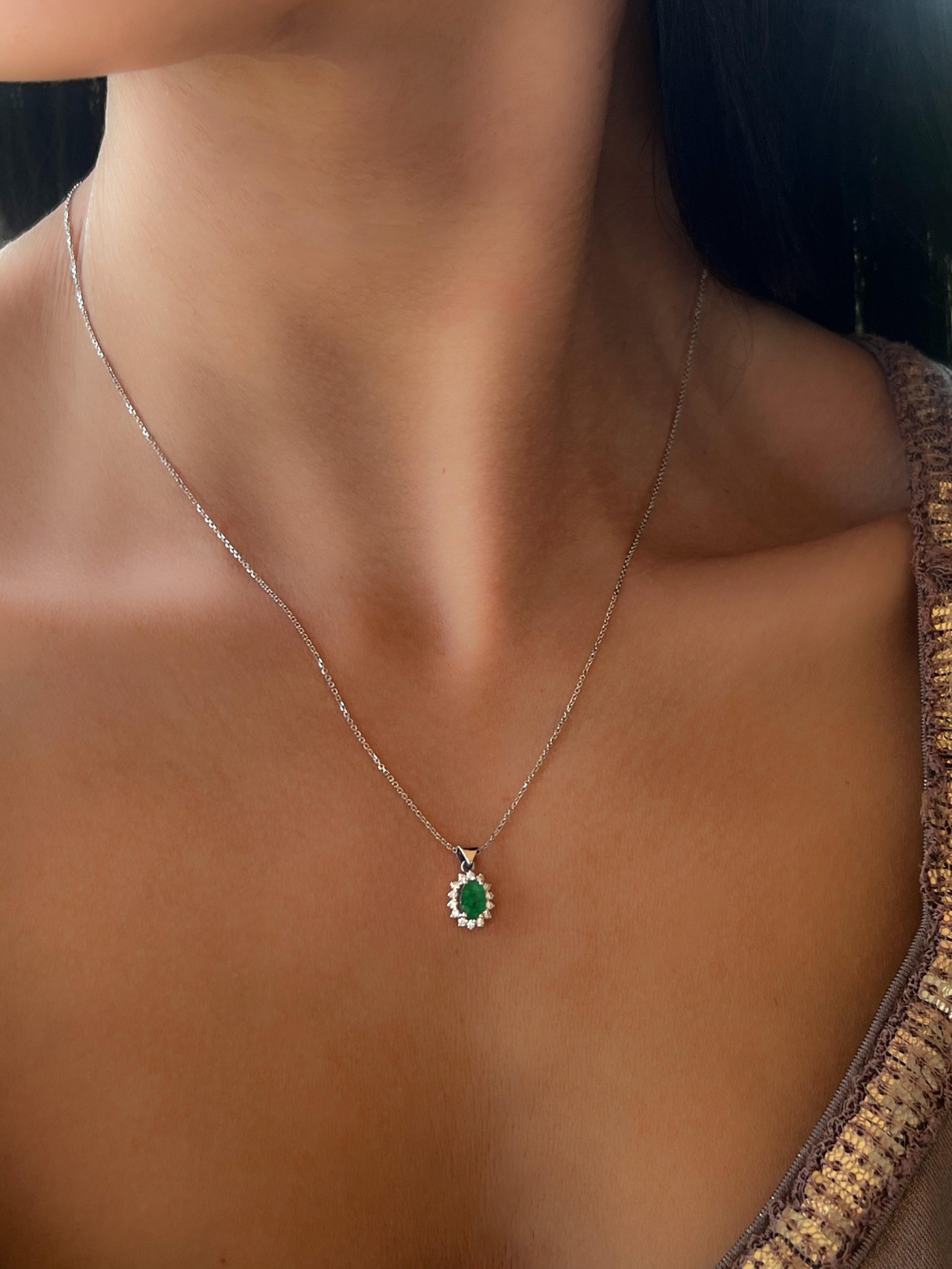 Ogrlica sa smaragdom i brilijantima