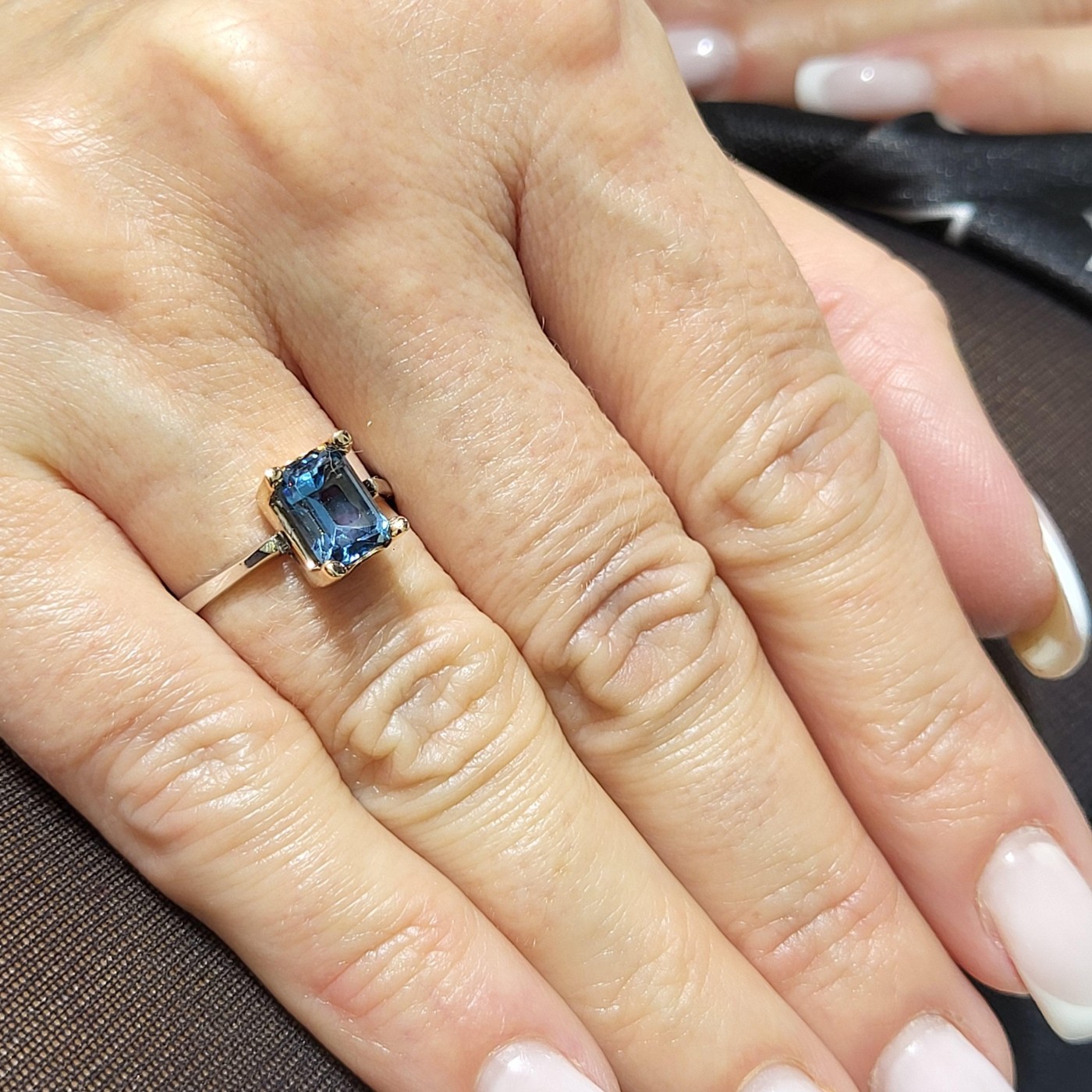 Prsten London blue topaz