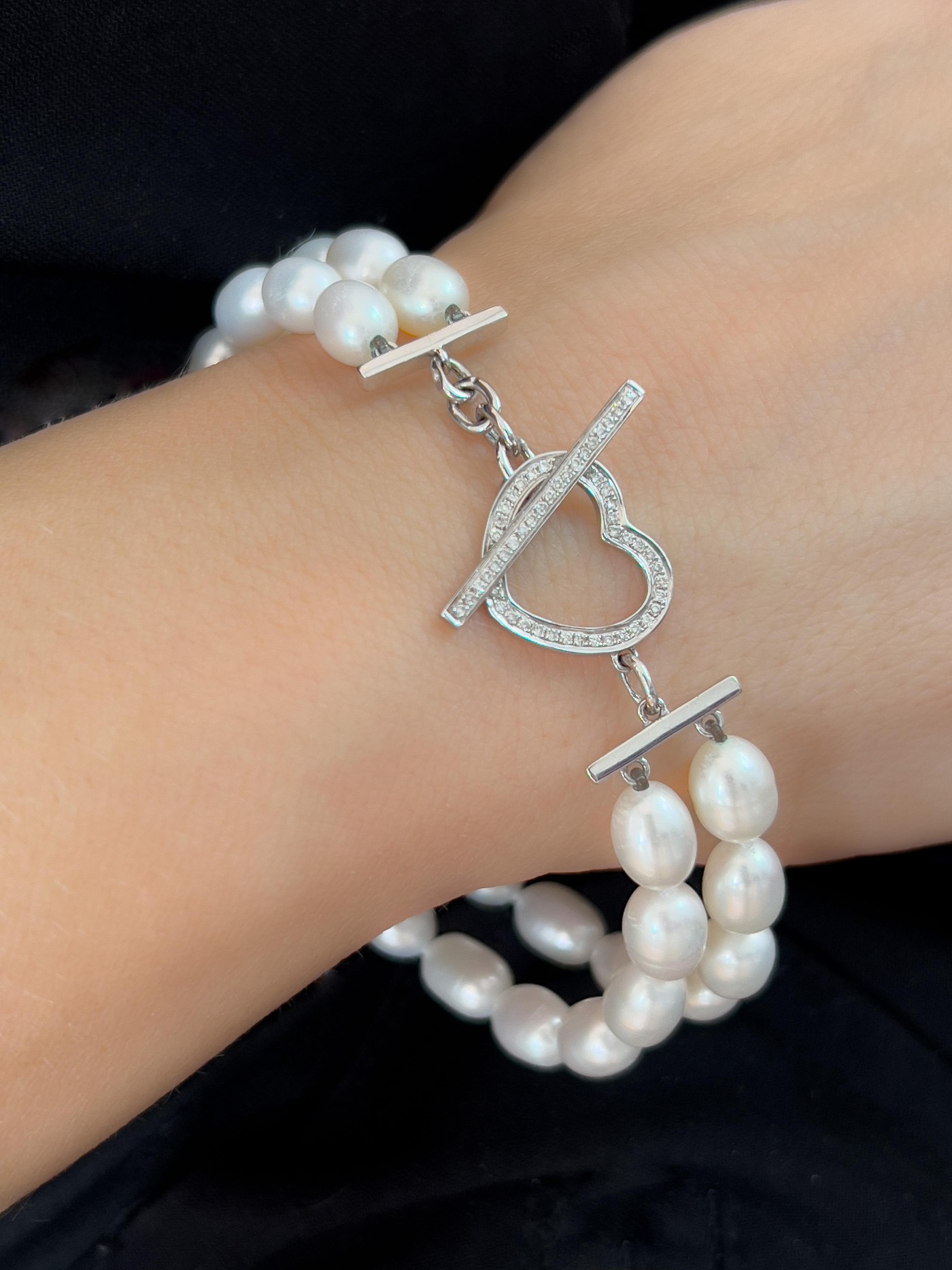 Narukvica sa biserima i brilijantima