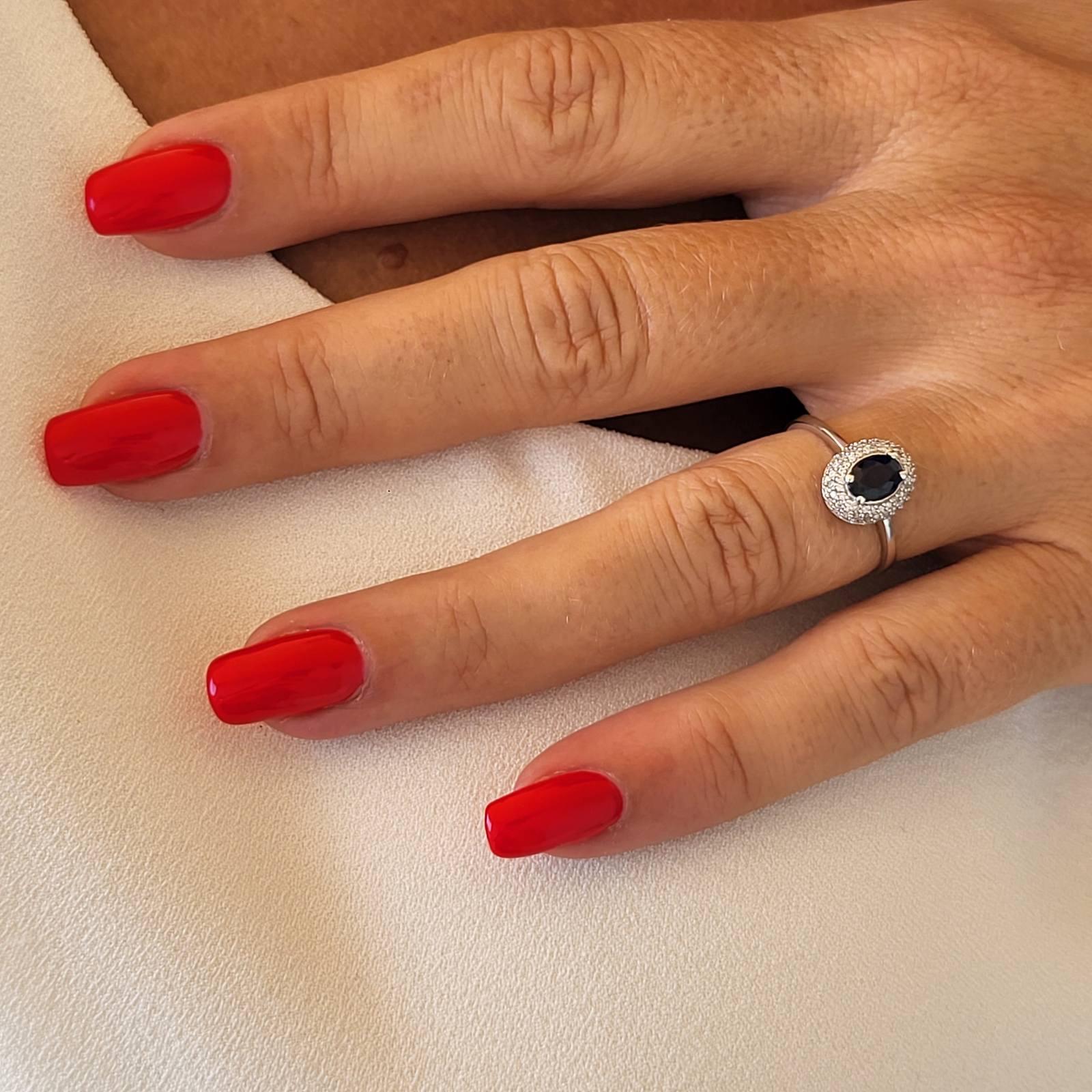 Prsten sa safirom i brilijantima