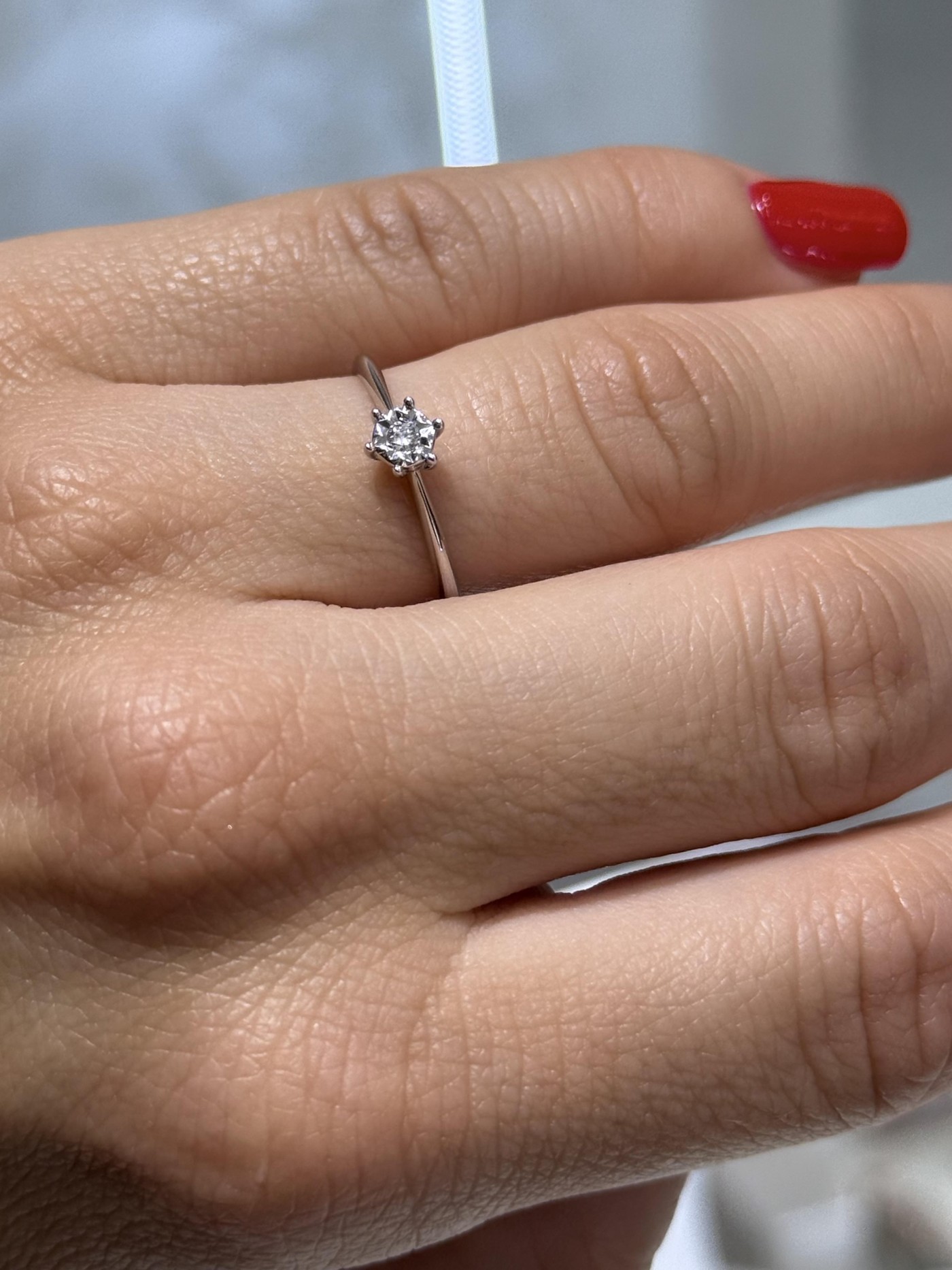 Prsten sa brilijantom