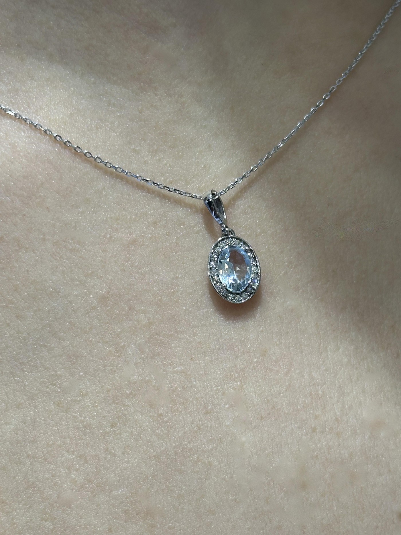 Ogrlica akvamarin i brilijanti