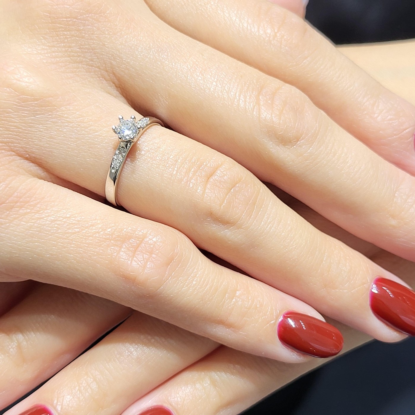 Prsten sa brilijantom